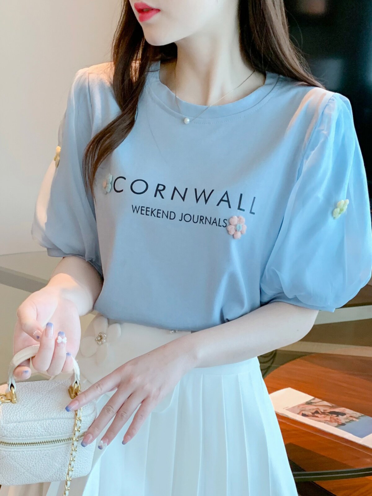 산후여름을 위한 수유 상의 반팔 슬림 멋스러운 퍼프소매 외출 패셔너블한 레터링 스타일리시한 풀오버 수유티셔츠