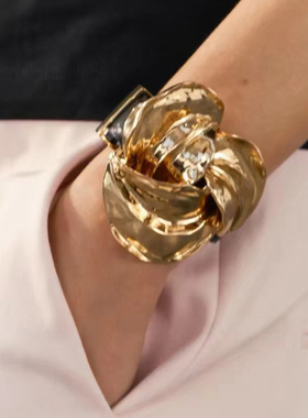 个性打孔皮带扣金属花朵手镯