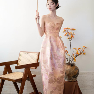 晨拍礼服女新娘复古风抹胸高级感轻奢设计感晚宴礼服敬酒服连衣裙