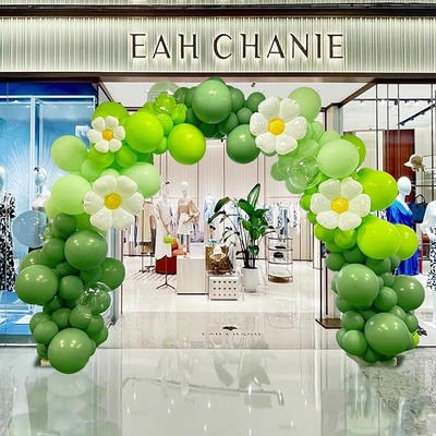 春天绿色系气球拱门装饰