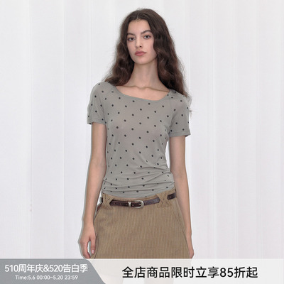 短袖薄款方形领口设计