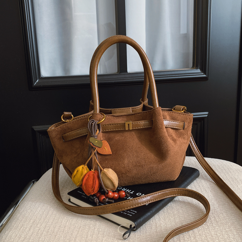 高级感麂皮腋下包女2025冬新款