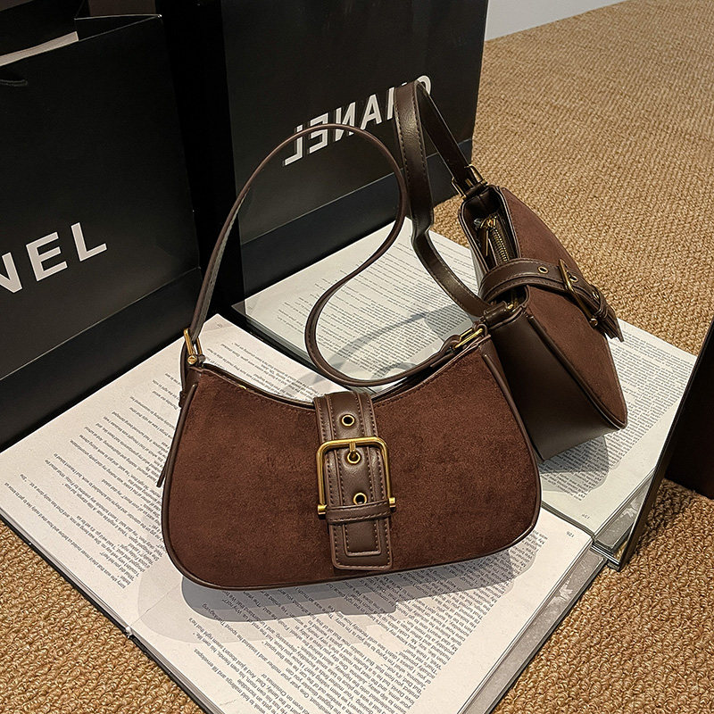 复古磨砂皮月牙包女单肩斜挎腋下包百搭法棍包宽肩带包包女生礼物,箱包皮具/热销女包/男包,通用款女包,淘宝优惠券,粉丝福利购,淘宝优惠卷