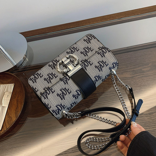 左杏腋下包退货无忧质感倍增