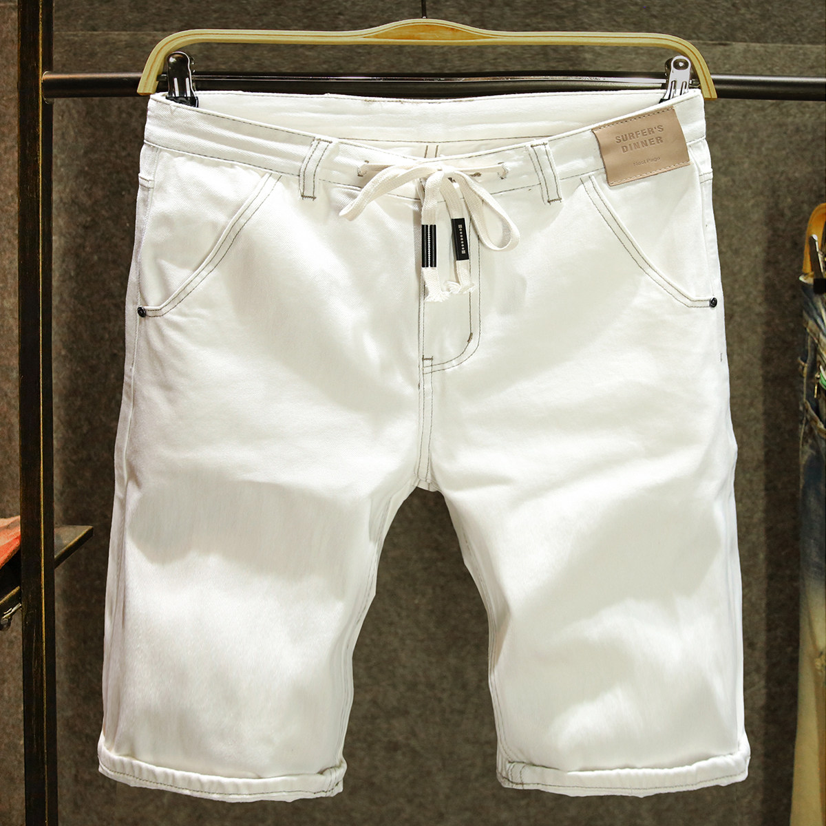 夏季薄款休闲牛仔短裤男士松紧腰系带五分裤白色百搭沙滩中裤外穿