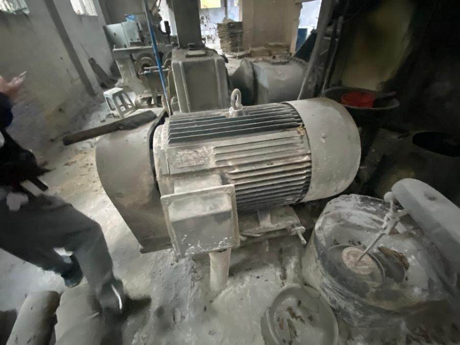 1月27日内江鞋业公司机器设备网络拍卖公告