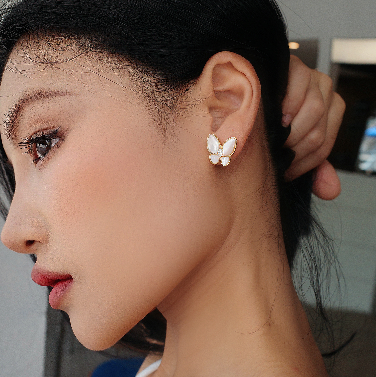 S925纯银天然贝母蝴蝶耳钉女轻奢小众高级感耳环耳饰2025新款爆款