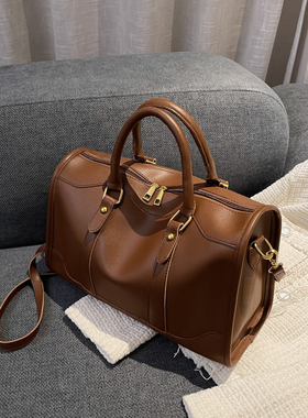 高级感波士顿包包女2026新款时尚大容量斜挎包休闲百搭机车单肩包