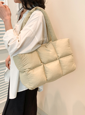 小众设计菱格方块托特包泡芙柔软充棉枕头包百搭拉链单肩腋下包女