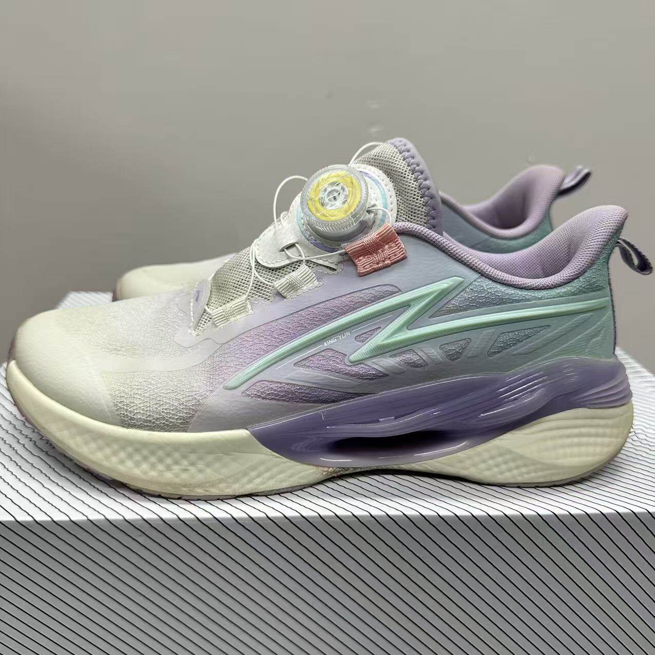 （瑕疵门店样鞋）李宁跑步鞋女大童减震透气运动鞋YKFU060