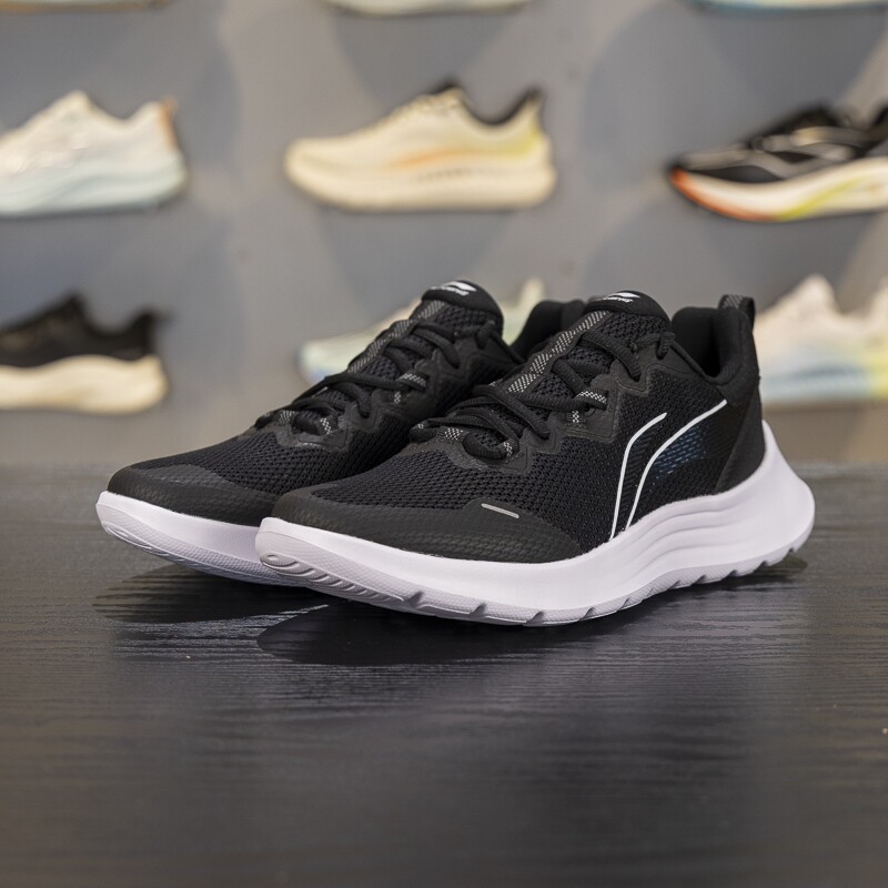 李宁跑鞋男子2025春季新款反光减震回弹透气休闲慢跑鞋ARSV091