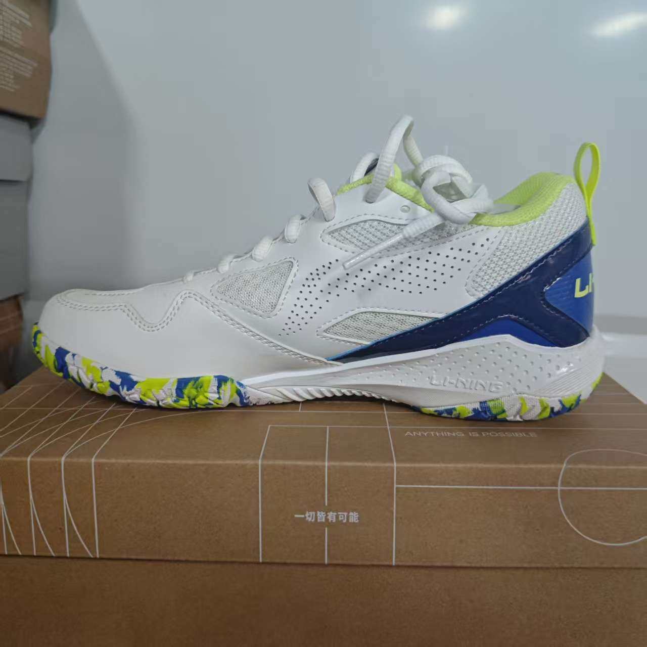 （瑕疵门店样鞋）李宁羽毛球鞋男鞋疾风LITE比赛运动鞋AYTU025