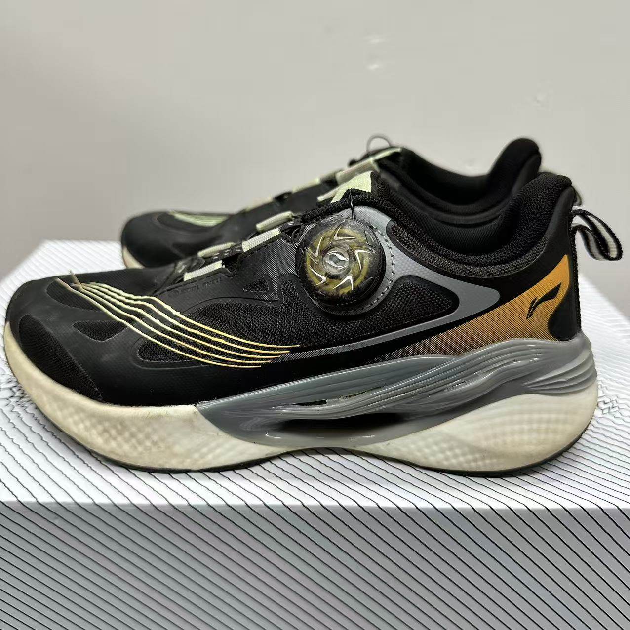 （瑕疵门店样鞋）李宁跑步鞋男女大童行云透气运动鞋YKFV124