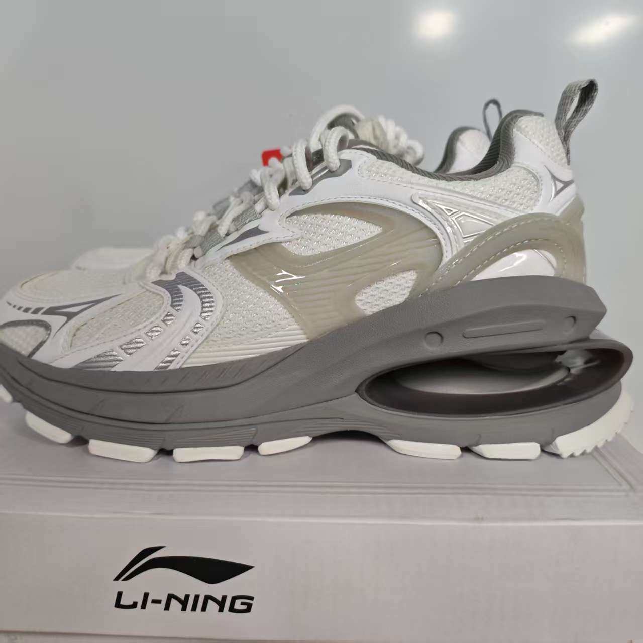 （瑕疵门店样鞋）李宁PROJECT* C+女子增高透气厚底休闲鞋AGCU174