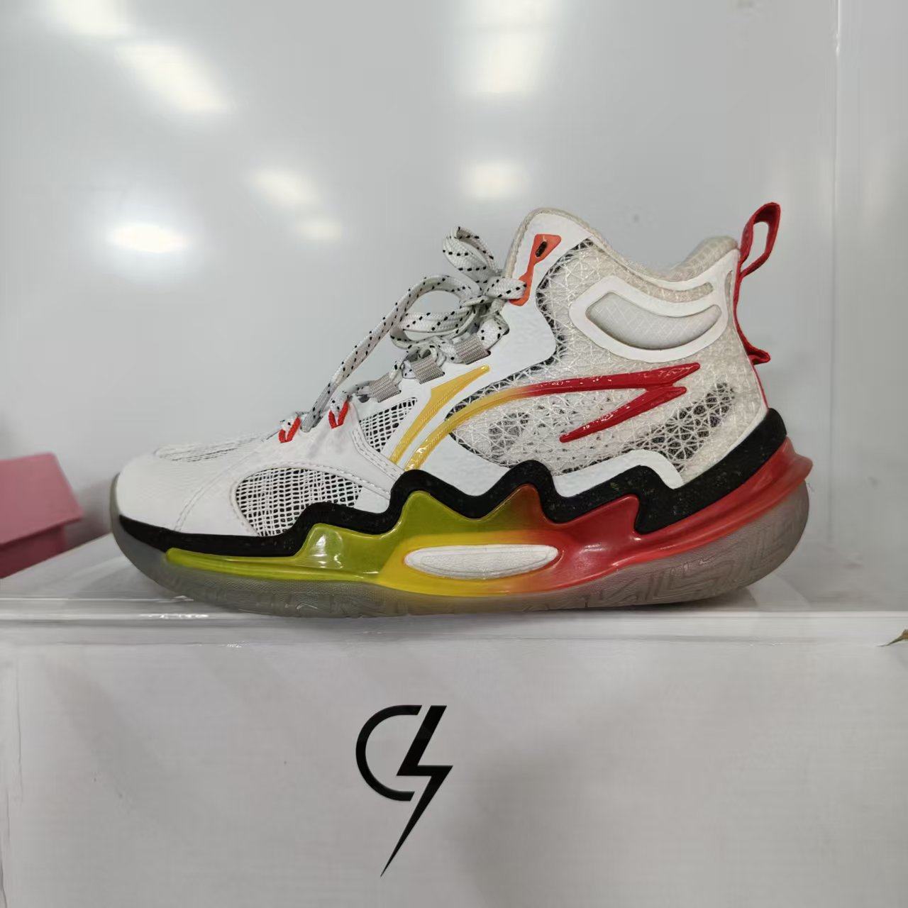 （瑕疵门店样鞋）李宁男大童先锋力TEAM 减震童篮球鞋YKBU036