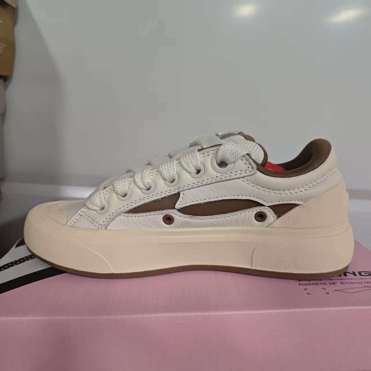 （瑕疵门店样鞋）李宁板鞋惟吾 S70滑板鞋女鞋AEPU030