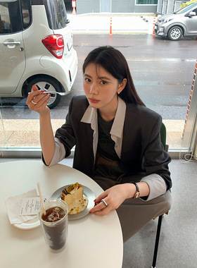 级感黑色宽松长袖西装外套女秋季新款外穿正肩廓形设计感外搭