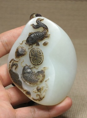 天然细腻白玉连年有余精雕把件