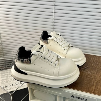 娜娜甄选2026新款女士板鞋小白*2929