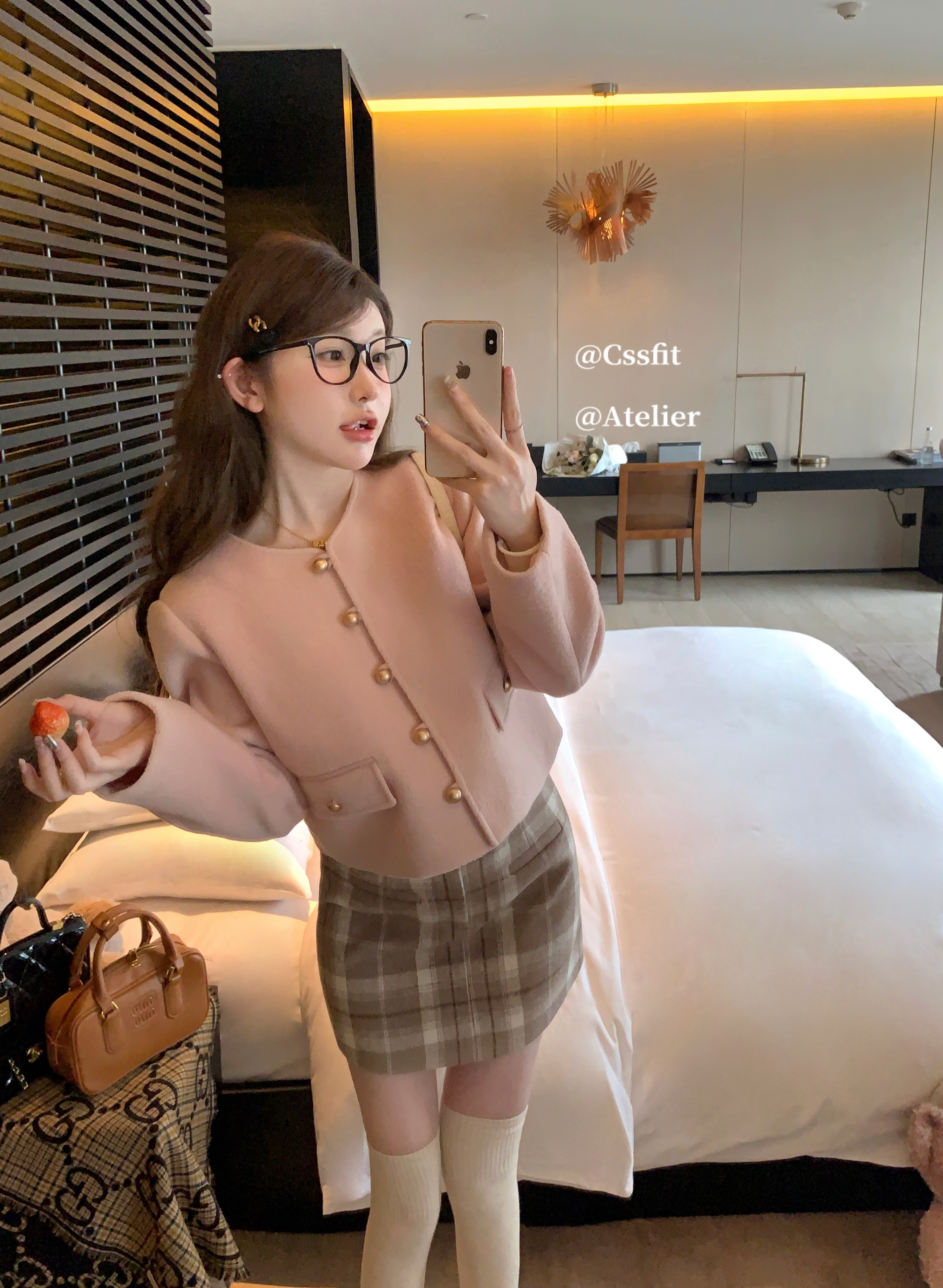 迟伞伞粉色小香外套格纹半裙套装