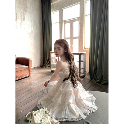 迟伞伞缎面蕾丝花朵挂脖连衣裙