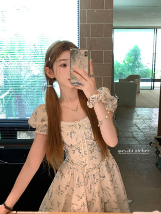 迟伞伞 少女蓝铃花 Doen碎花腰封系带温柔时髦泡泡袖连衣裙短裙夏