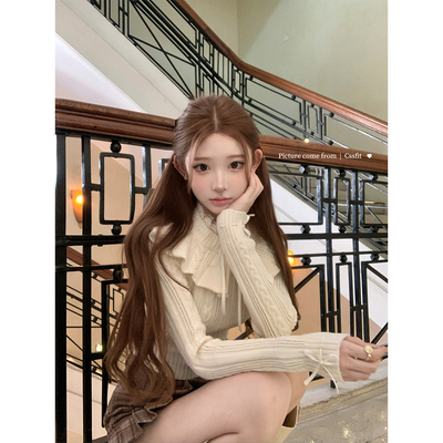 迟伞伞麻花系带花边领奶白针织衫