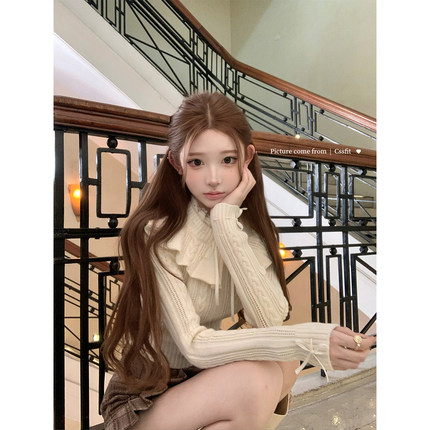 迟伞伞25/fw 圣诞银铃 秀场麻花系带花边领奶白针织衫甜美短上衣