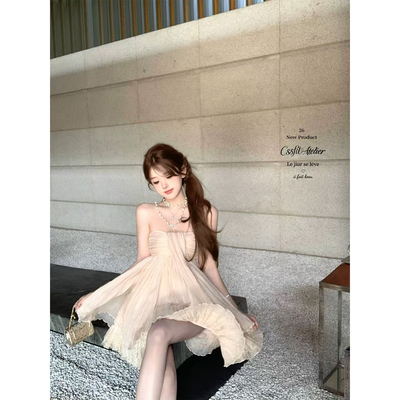 迟伞伞重工一缕纱抹胸吊带连衣裙