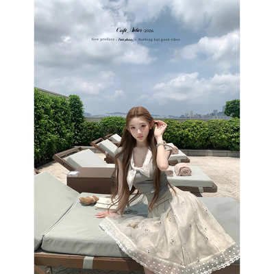 迟伞伞26/ss 海岸铃兰 marche*碎花领结灰色tee+刺绣网纱半裙套组