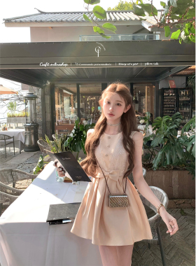 迟伞伞 26/ss 露思物语 jory*光泽感香槟粉刺绣钉珠收腰连衣裙女