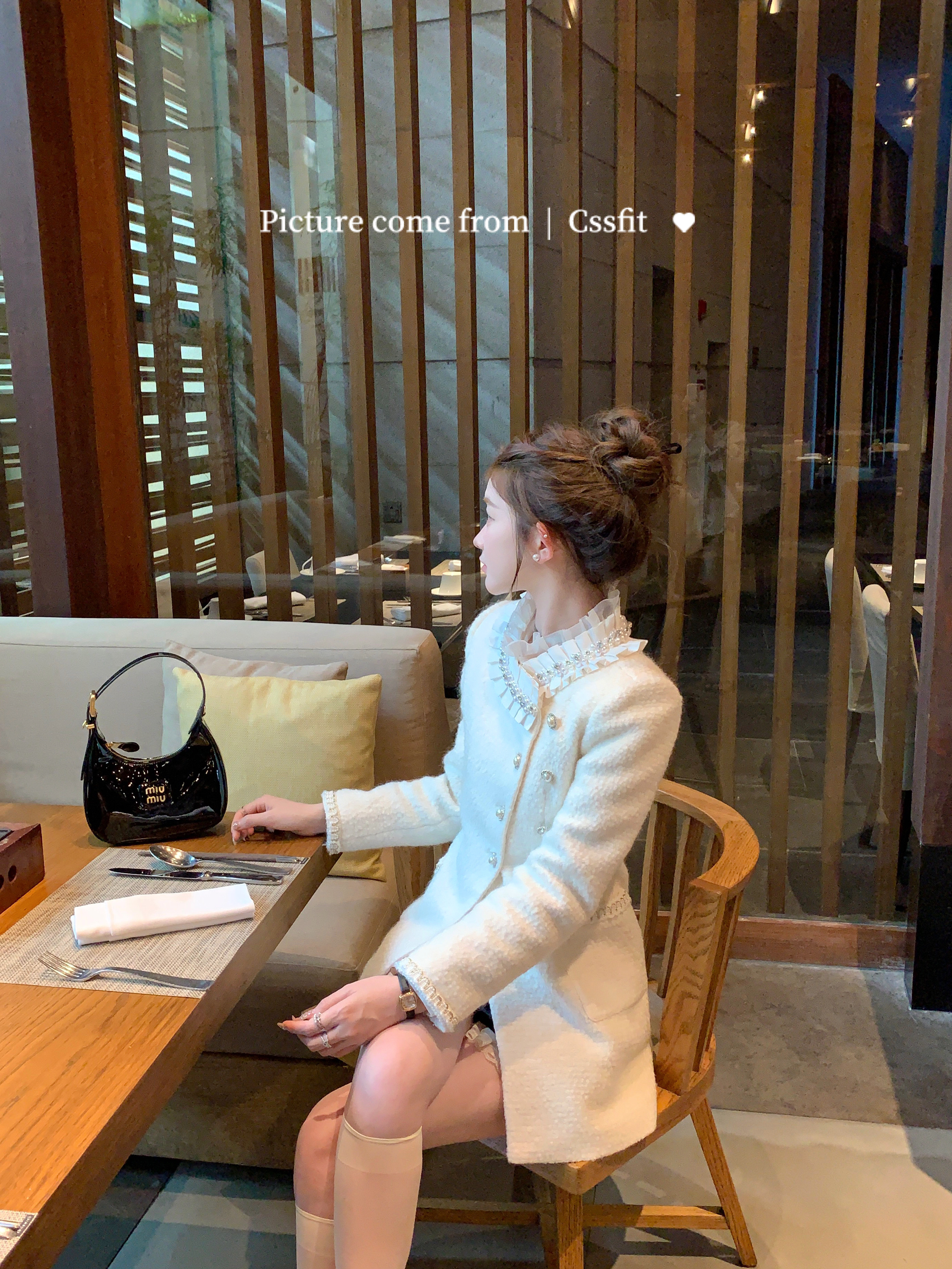 迟伞伞手工珍珠百褶领小香风外套