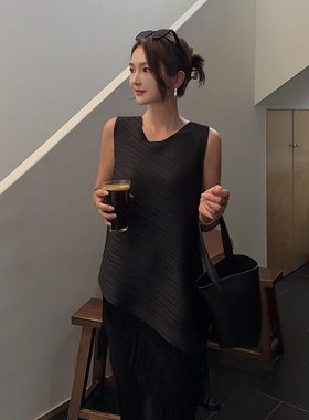 MISS RUILI定制  新款三宅风褶皱设计感不规则宽松无袖背心F2172