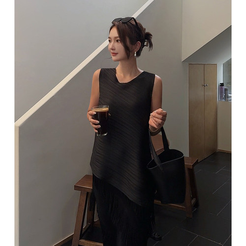MISS RUILI定制  新款三宅风褶皱设计感不规则宽松无袖背心F2172