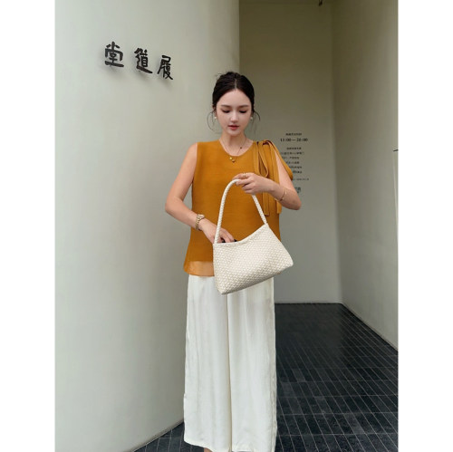 MISS RUILI定制   新款极简风高货三宅风系带蝴蝶结无袖上衣F2237