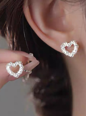 MISS RUILI 定制 小众精致高级感镂空甜美爱心耳钉女F1010
