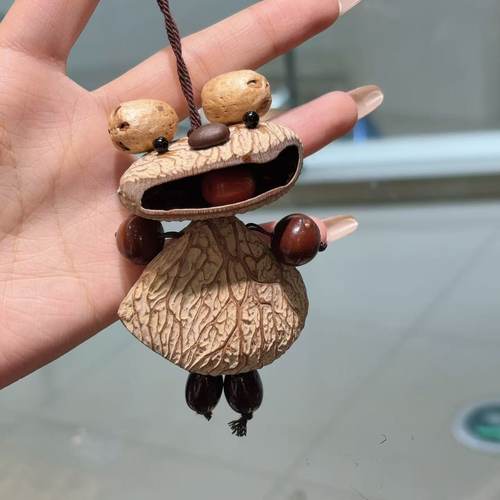 小怪兽果壳摇铃挂件包挂车挂diy万能钥匙扣时尚配饰品