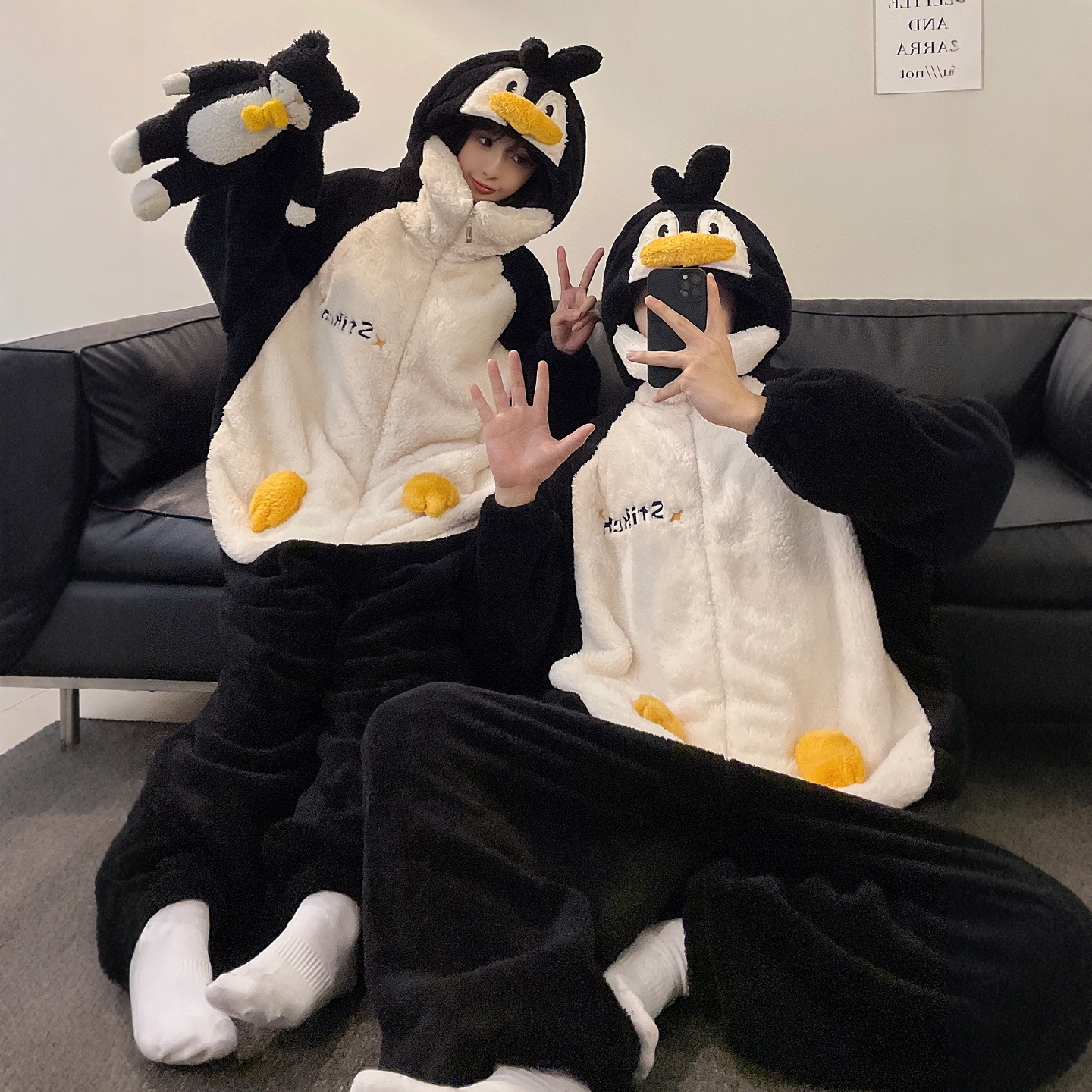 情侣珊瑚绒连体衣睡衣女冬季套装