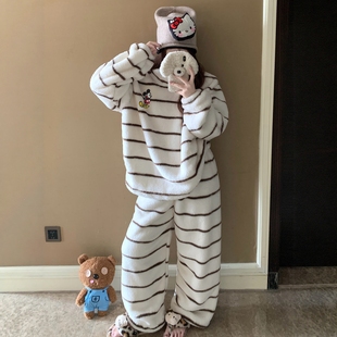 大码珊瑚绒睡衣女款冬季加厚加绒保暖条纹可爱米奇圆领套装家居服