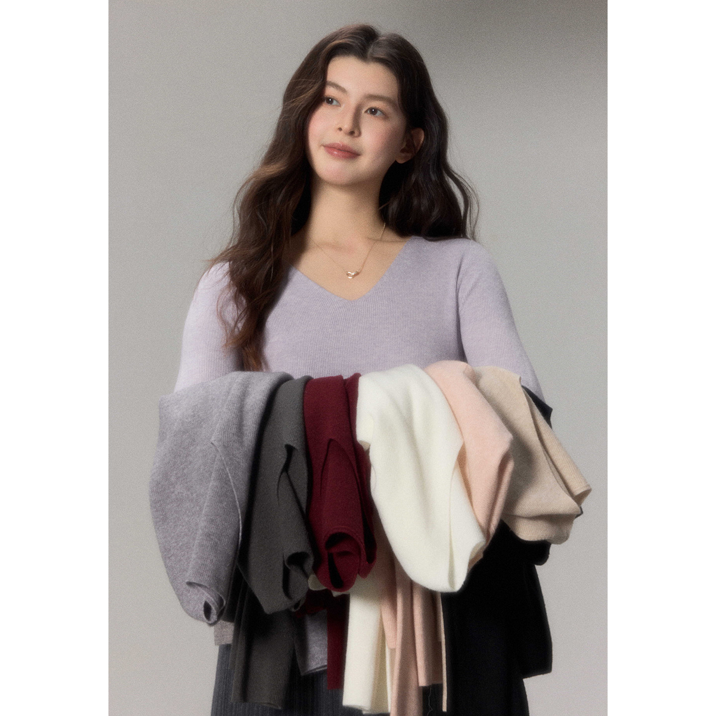 贰羊设计【海眸】无缝一体基础款纯色高级感修身v领针织打底衫女,女装/女士精品,毛针织衫,淘宝优惠券,粉丝福利购,淘宝优惠卷