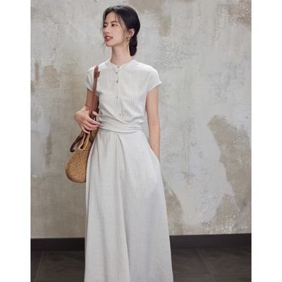 通勤知识分子风白色条纹连衣裙