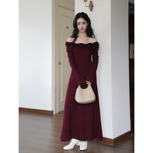 贰羊设计【云茈】法式红色一字肩花朵连衣裙羊毛针织修身气质长裙