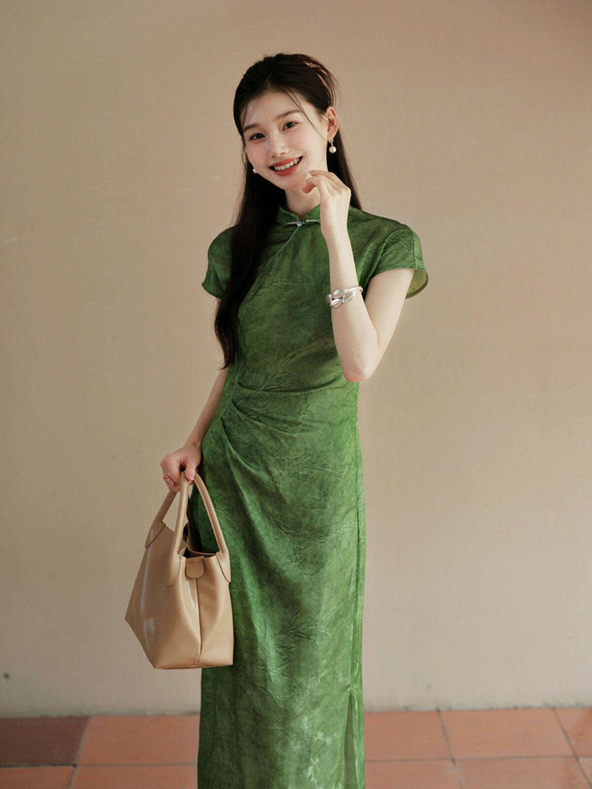 [재고] 이량 디자인 [화시비] 국가 스타일의 새로운 중국 스타일의 절묘한 녹색 허리 스탠드 칼라 개선된 치파오 스커트