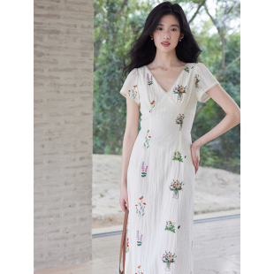 连衣裙女v领短袖 亚麻花朵刺绣文艺修身 气质长裙 花信 贰羊设计