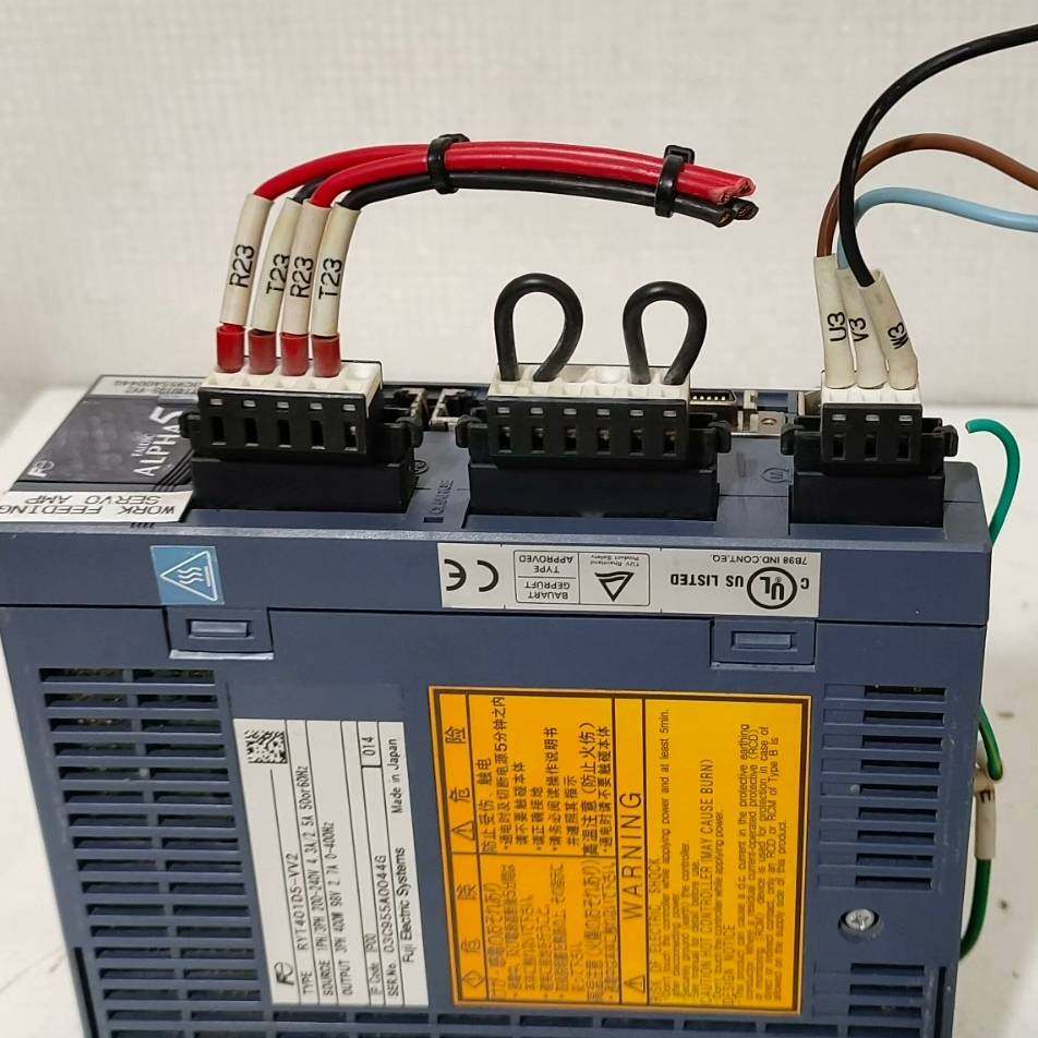 议价-RYT401D5-VV2富士400W伺服驱动器，拆机一台