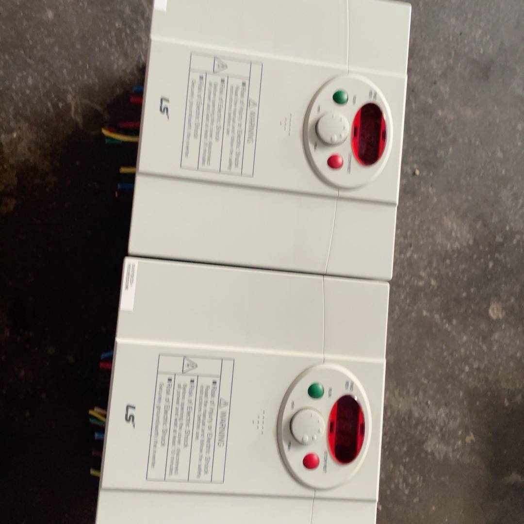 议价-LS变频器SV015iC5-1、220V1.5KW成色充新有