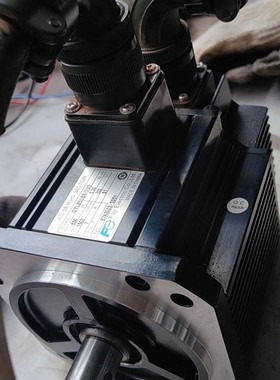 富士伺服电机GYL851B6-TG2三台，实物拍摄，状态非常