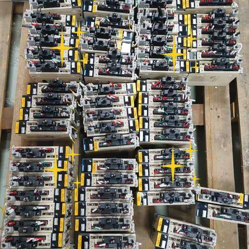 安川伺服驱动器SGD7S-1R6A00A002+电机SGM7