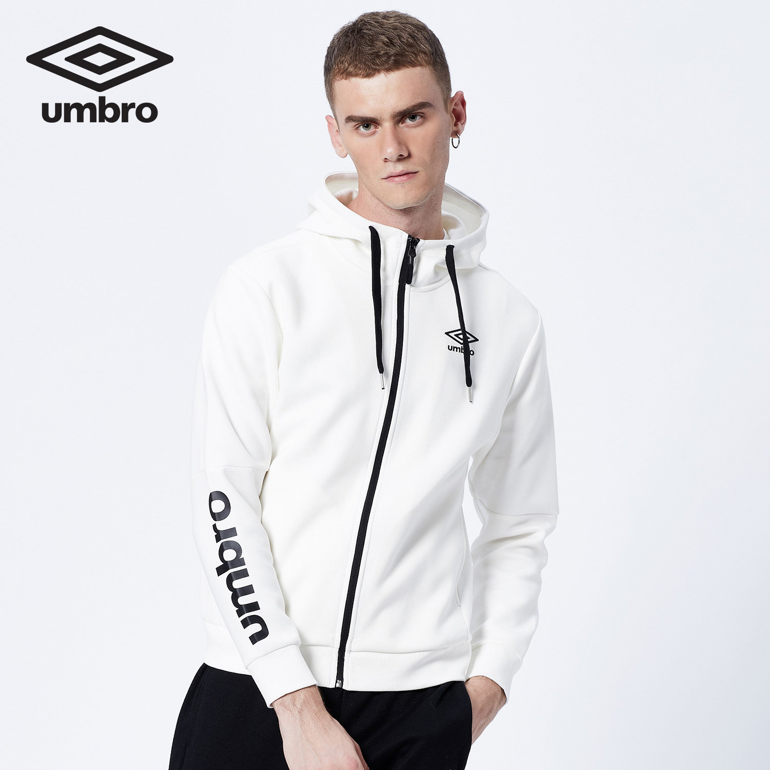 茵宝UMBRO春秋热销运动夹克外套拉链开衫连帽茄克男子立领运动服在类目 运动服/休闲服装, 运动茄克/外套中 - 来自Buy2taobao.com提供专业的淘宝代购服务