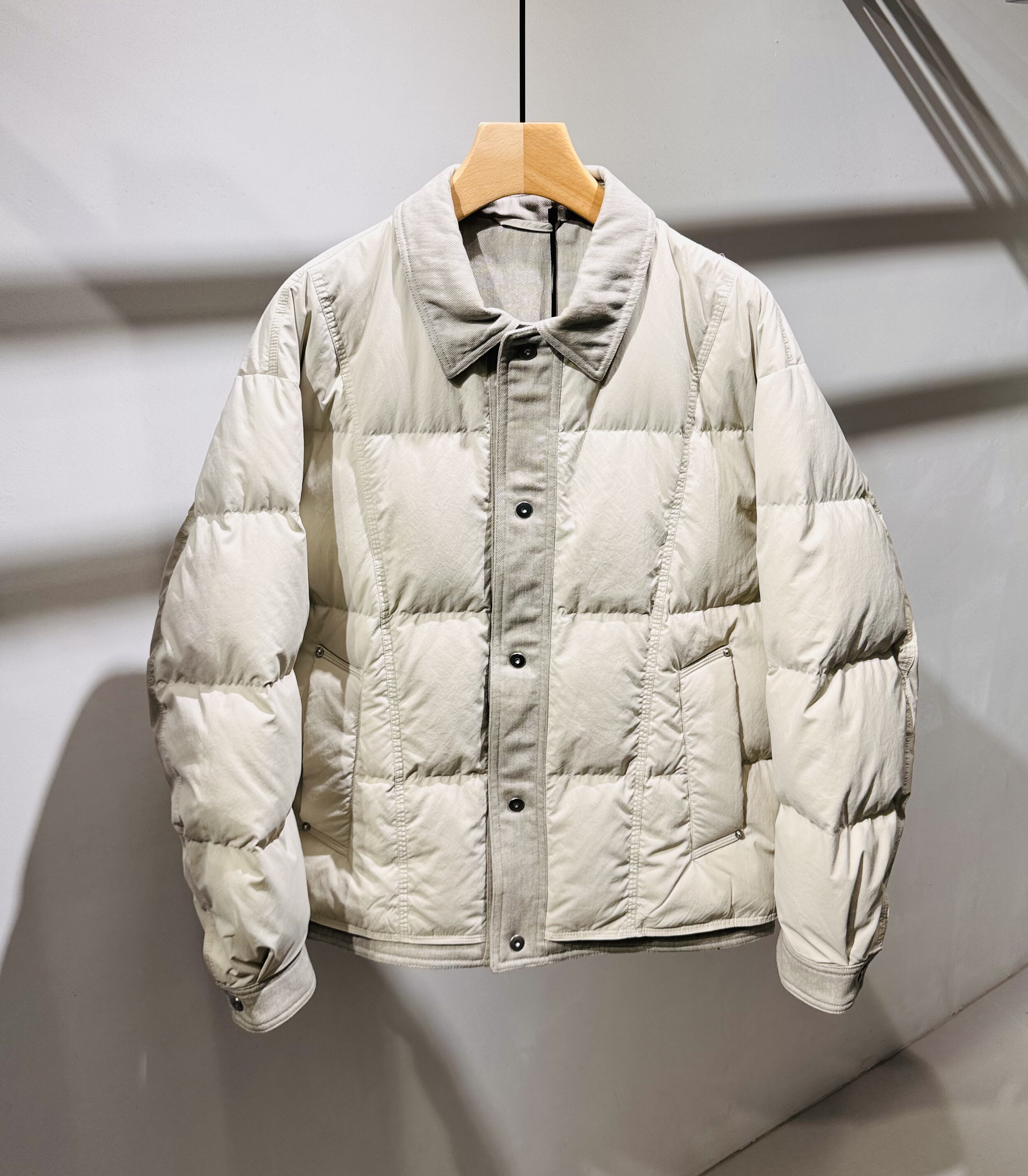 冬季新款男士拼接翻领轻薄羽绒服美式时尚设计感加厚保暖羽绒外套